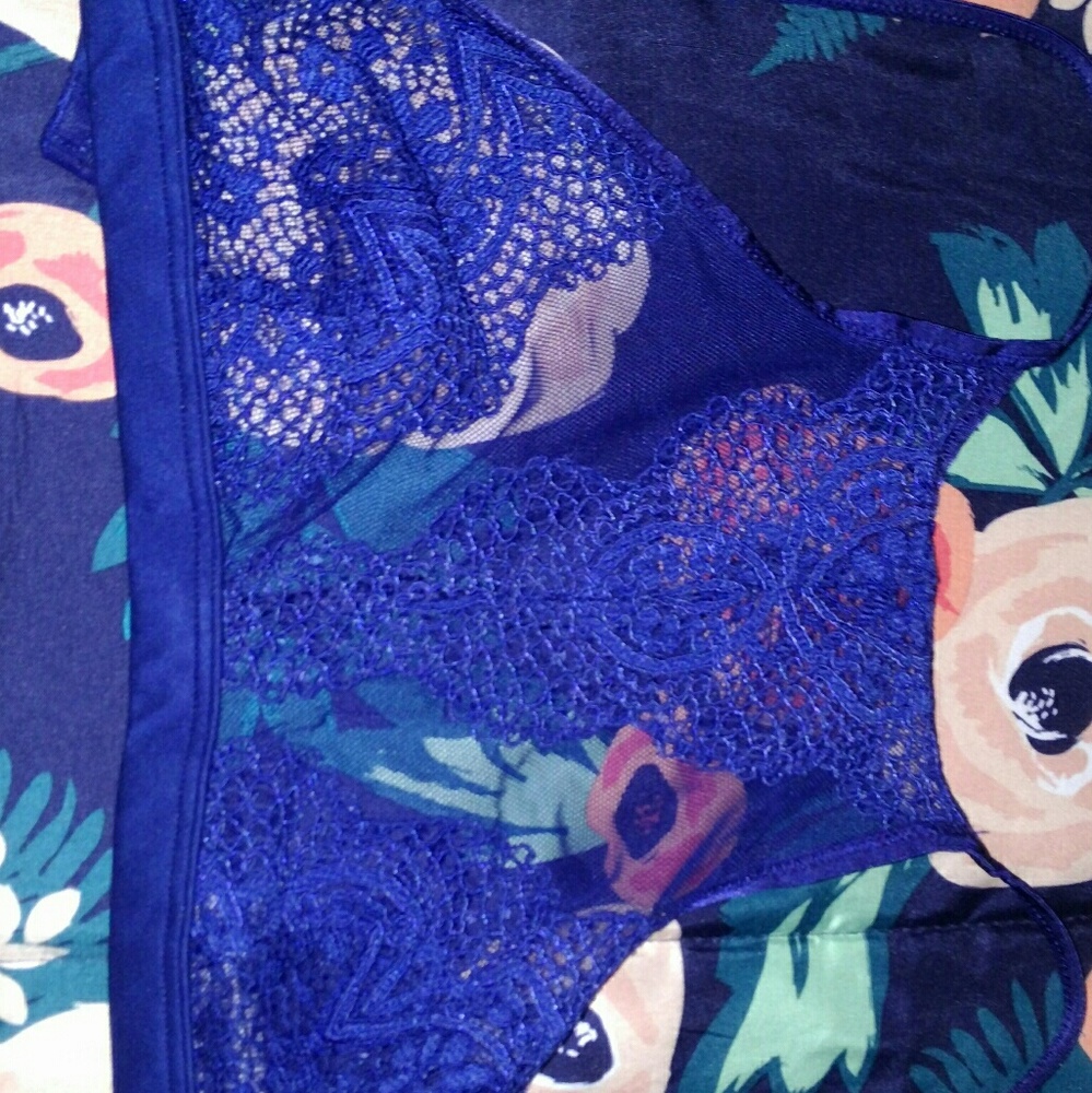 Vs halter never worn small